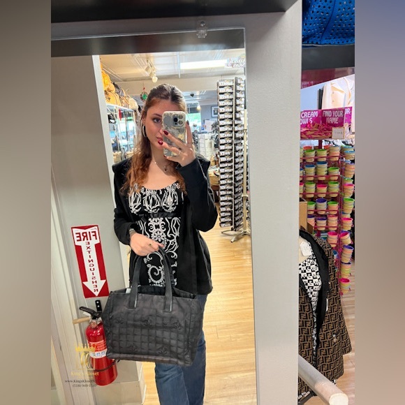 CHANEL Travel Line Canvas tote - Picture 15 of 15